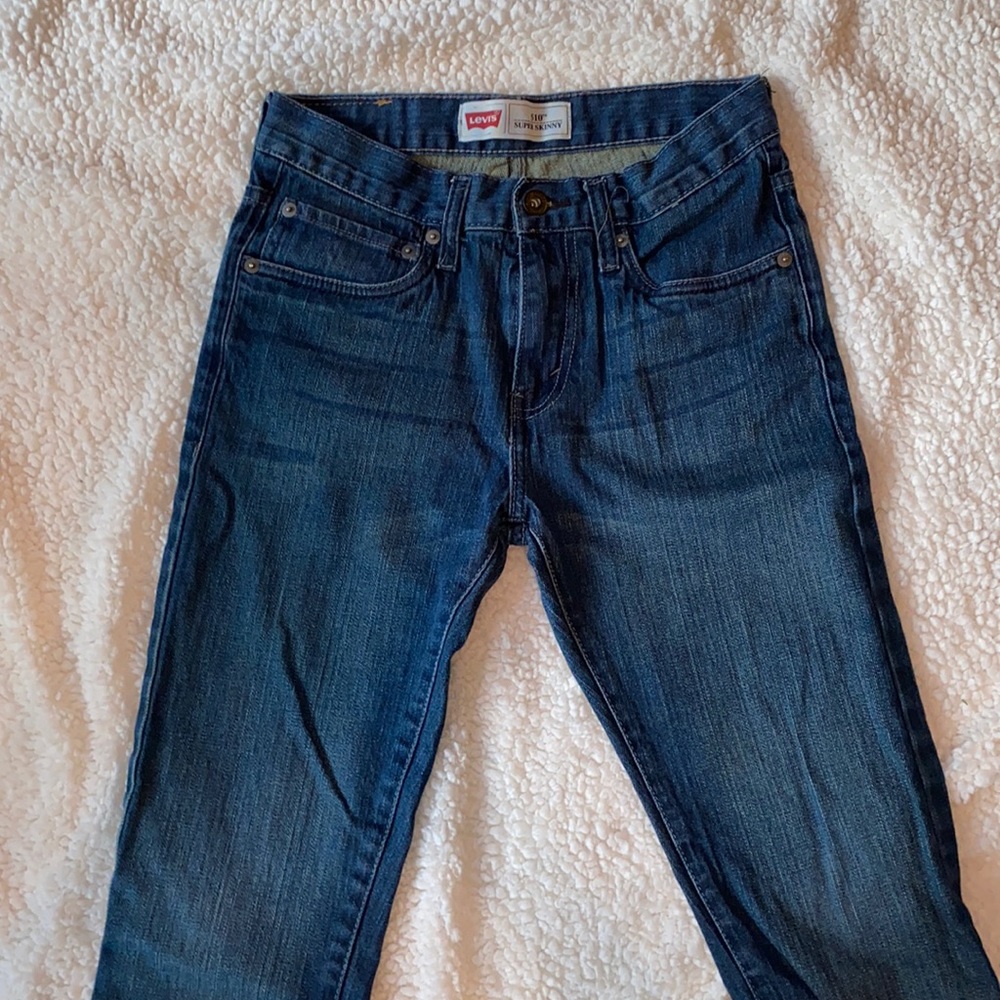 Levi’s boys size 16 men’s 28x28 510 skinny jeans dark wash in like new condition